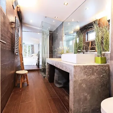 Bunga - Beautiful With Swimming Pool